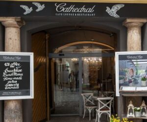 Degustace „VÍTÁNÍ PRÁZDNIN NA DVOREČKU“ v Caffé Cathedral ve stínu Týnského chrámu, ve středu 25. června od 18,00 do 22,00h